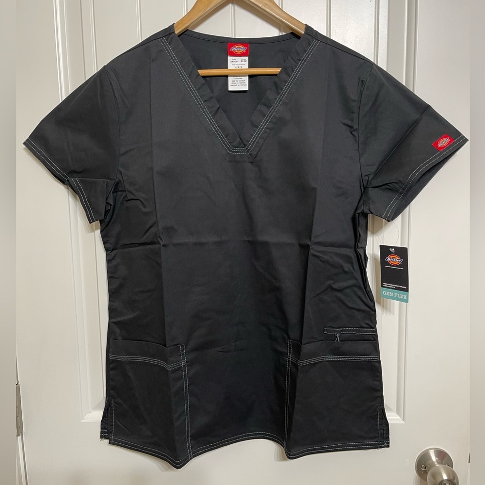 NWT Dickies Gen Flex Women's Black 2-Pocket STRETCH V -Neck Top Medical Scrubs